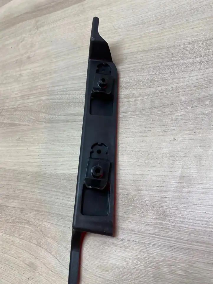 Toyota Yaris (2014 - 2019) 538510d070 Кронштейн переднего подкрылка — фото 2