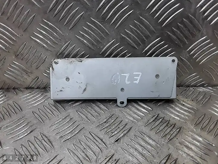 Audi A4 S4 B7 8E 8H (2004 - 2009) 8E9035225P Усилитель антенны — фото 4