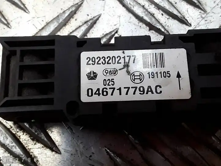 Jeep Grand Cherokee (WK) (2004 - 2010) 04671779AC Датчик удара SRS — фото 2