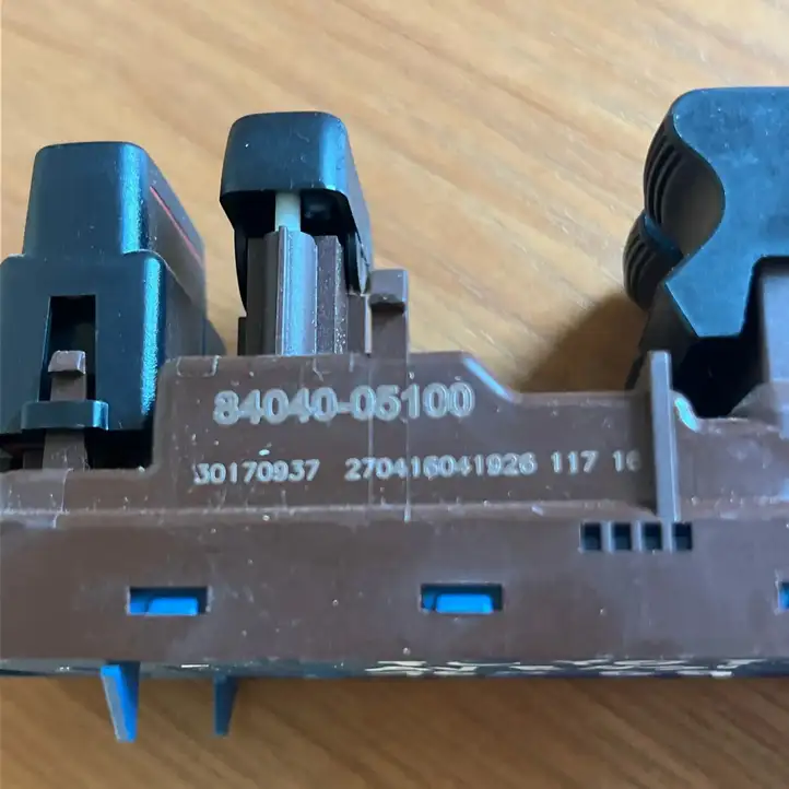 Toyota Avensis T270 (2015 - 2018) 8404005100 Блок кнопок стеклоподъемников — фото 4