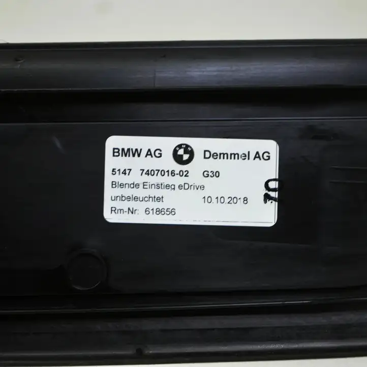 BMW 5 G30 G31 (2016 - ) 7407016 Внутренняя отделка заднего порога — фото 6