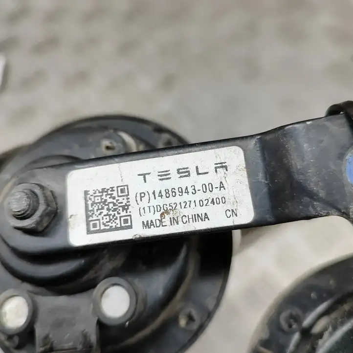 Tesla Model 3 (2017 - 2023) 148694300A Звуковой сигнал — фото 6