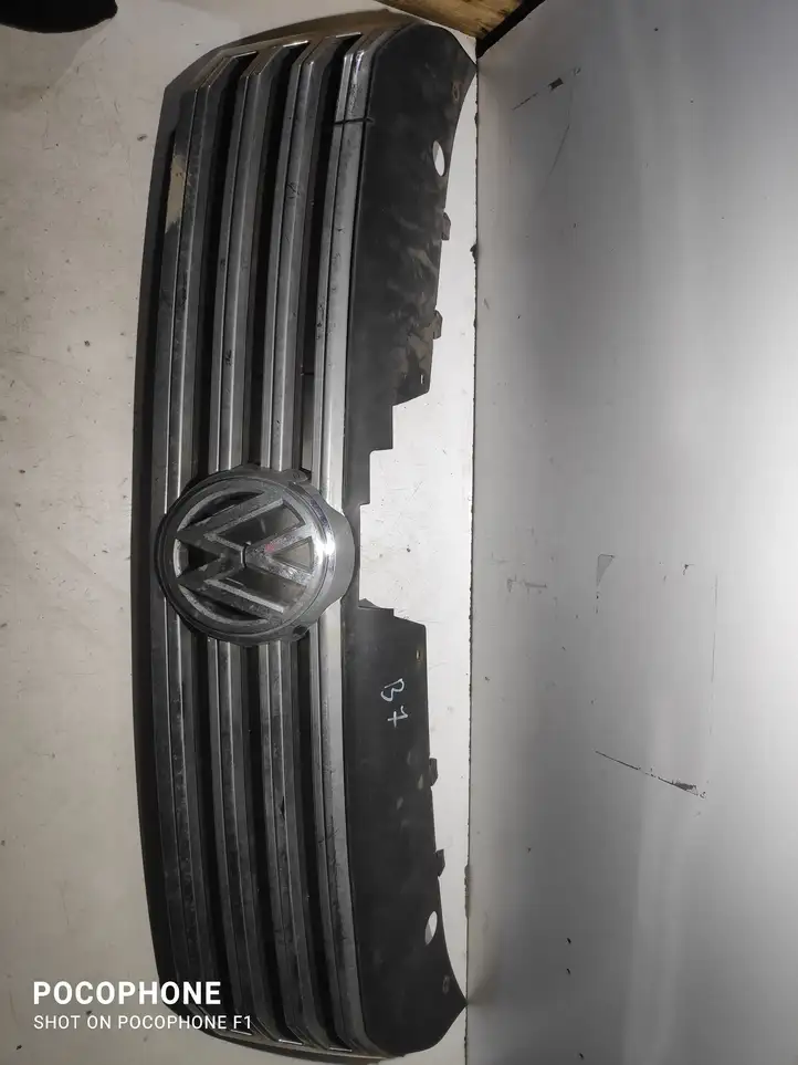 Volkswagen PASSAT B7 (2011 - 2014) 3AD853653 Верхняя решетка радиатора — фото 1