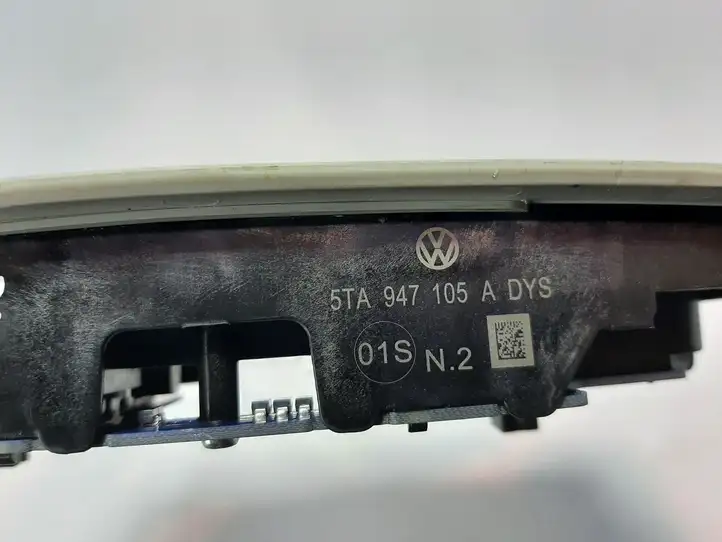 Volkswagen Golf VII (2013 - 2019) 3B0035711B Передняя подсветка — фото 3