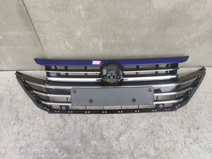 Volkswagen Arteon (2017 - ) 3G8853655 Верхняя решетка радиатора — фото 1