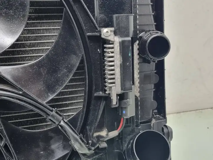 BMW 1 F20 F21 (2011 - 2019) 8507400 Комплект радиаторов охлаждения — фото 3