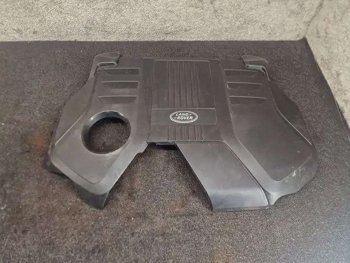 Land Rover Range Rover Velar (2017 - )  J8A26A949 Крышка двигателя (отделка)