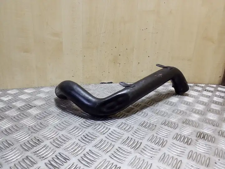 Audi A6    Трубка (трубки)/ шланг (шланги) интеркулера