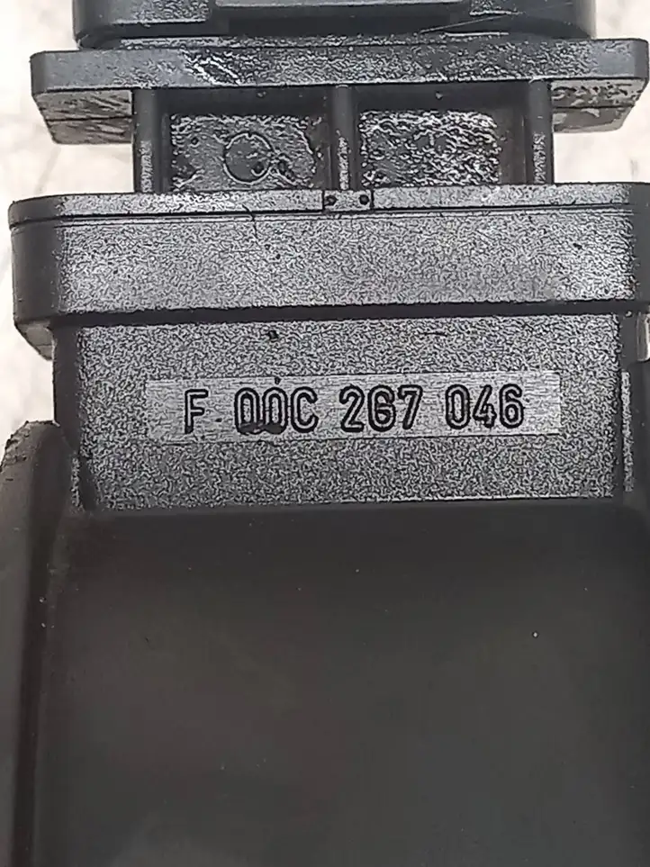 Audi A6 S6 C6 4F (2008 - 2011) F00C2G7046 Датчик массового расхода воздуха — фото 4