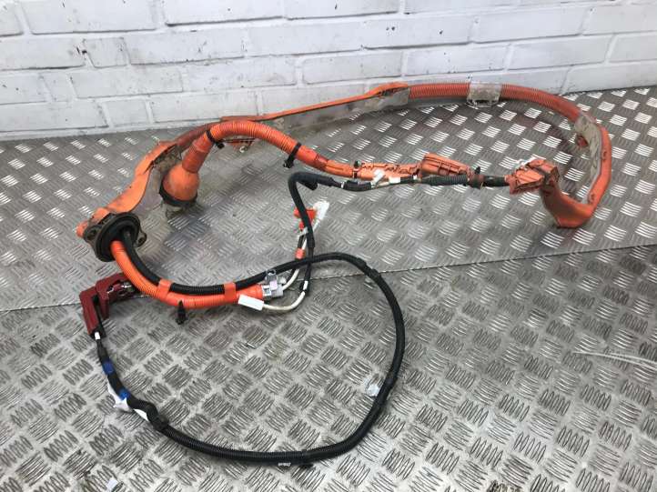 Toyota Yaris (2014 - 2019)  821640D010G Другой проводник
