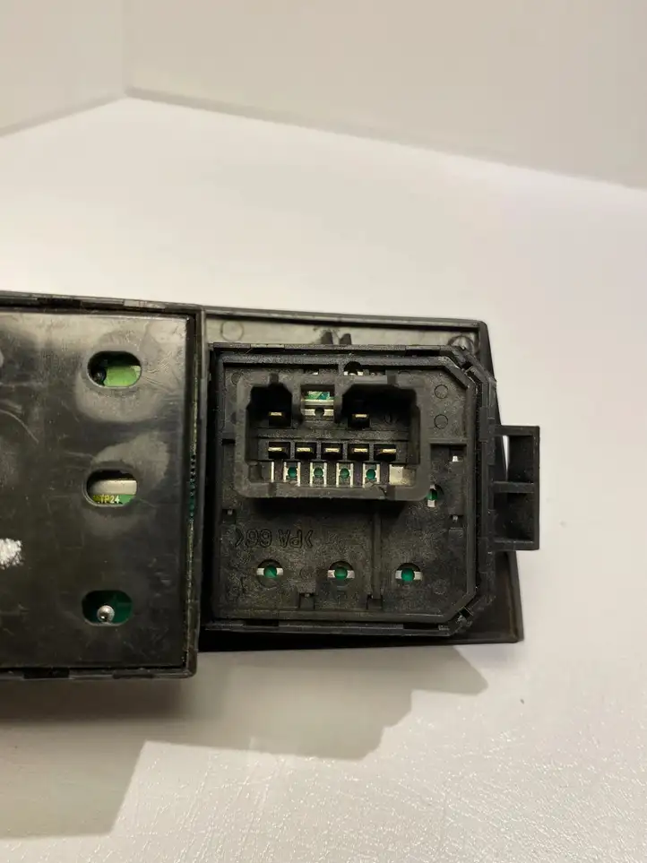 Hyundai Matrix (2001 - 2005) 9357017100 Кнопка стеклоподъемников — фото 7
