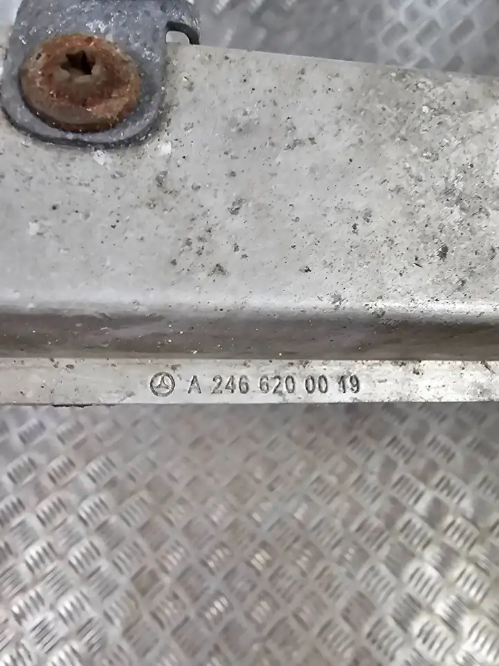 Mercedes-Benz CLA C117,X117,W117 (2013 - 2019) A2466200019 Нижняя панель радиатора — фото 4