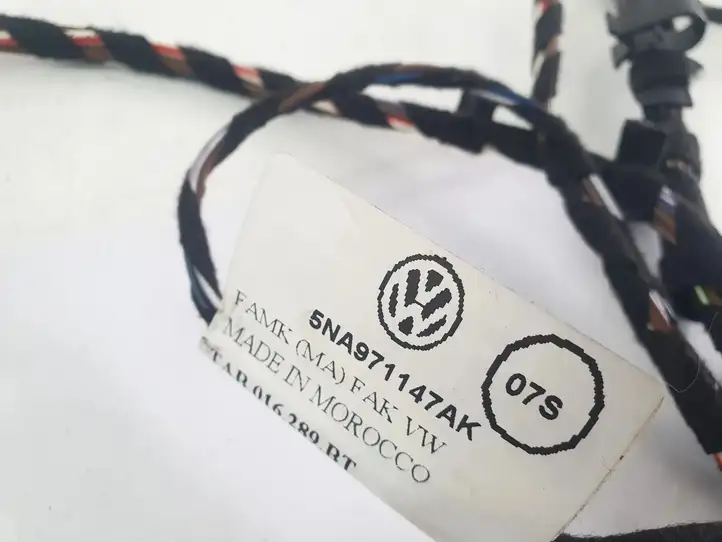Volkswagen Tiguan (2016 - 2020) 5NA971147AK Жгут проводов крышки багажника — фото 6