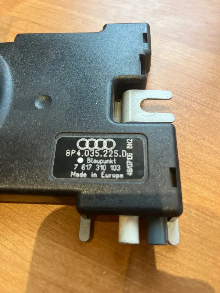 Audi A3/S3 8P (2004 - 2008) 8P4035225D Усилитель антенны — фото 4