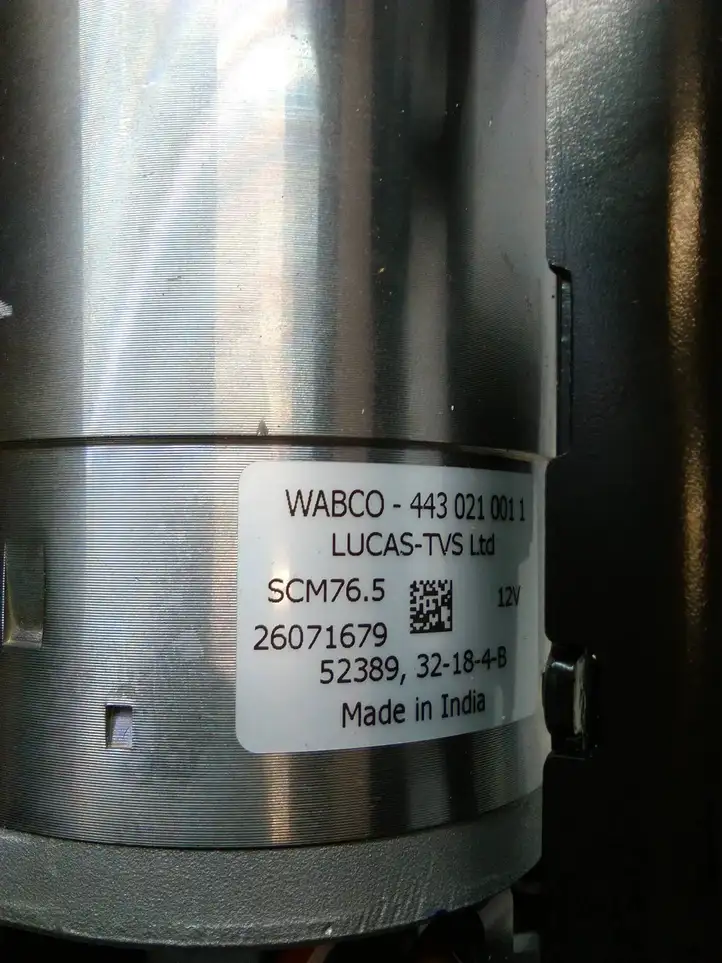 BMW 5 G30 G31 (2016 - ) 6886721 Компрессор пневмоподвески — фото 1