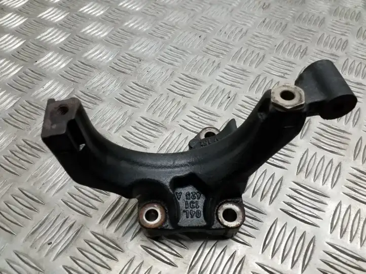 Seat Leon (5F) (2012 - 2019) 04L131625A Прочие детали моторного отсека — фото 1