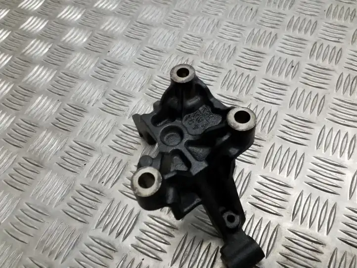 Seat Leon (5F) (2012 - 2019) 04L131625A Прочие детали моторного отсека — фото 4