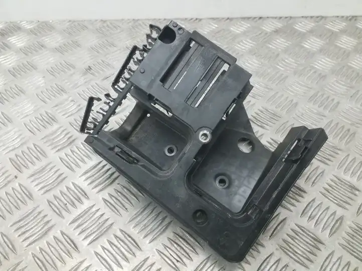 Seat Leon (1P) (2005 - 2012) 1K0907361C Крышка ящика предохранителей — фото 1