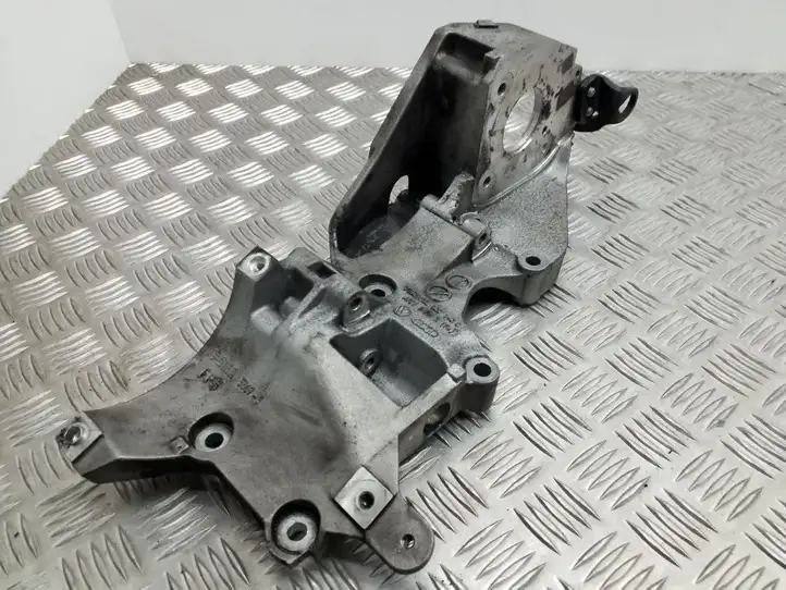 Volkswagen Golf VI (2009 - 2013) 03L903143D Кронштейн топливного насоса — фото 4