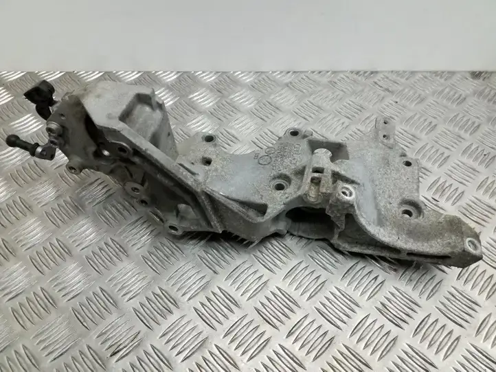 Seat Ibiza IV (6J,6P) (2008 - 2017) 03L903143Q Кронштейн топливного насоса — фото 1