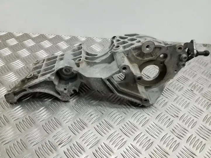 Seat Ibiza IV (6J,6P) (2008 - 2017) 03L903143Q Кронштейн топливного насоса — фото 5