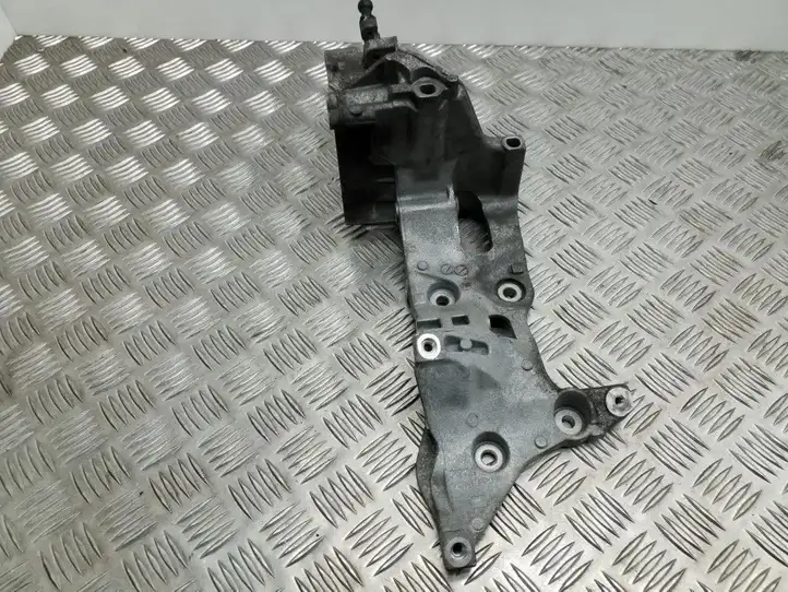Audi A6 C7 (2011 - 2014) 04L903143B Кронштейн топливного насоса — фото 7
