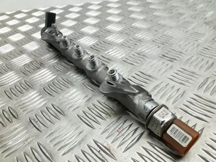 Volkswagen PASSAT B7 (2011 - 2014) 03L089N Регулятор давления топлива — фото 4