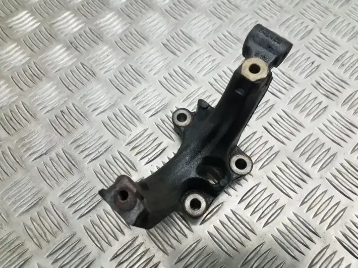 Seat Leon (5F) (2012 - 2019) 04L425 Кронштейн охладителя EGR — фото 1