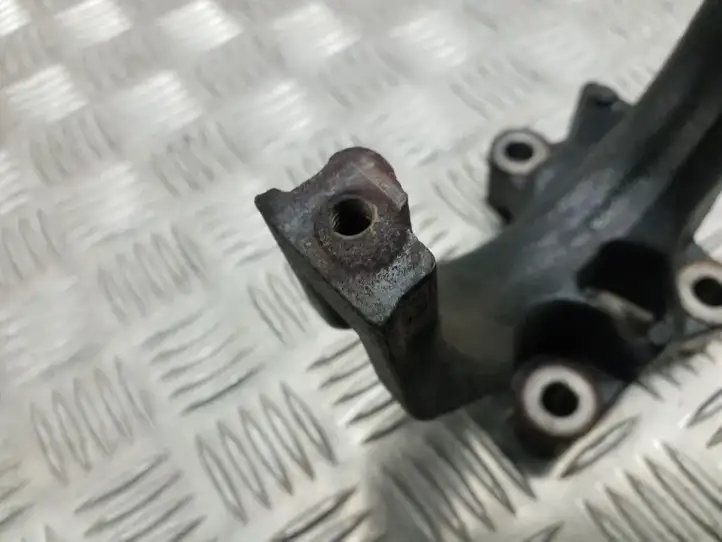 Seat Leon (5F) (2012 - 2019) 04L425 Кронштейн охладителя EGR — фото 2