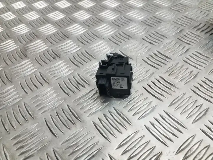 Audi A3/S3 8V (2012 - 2016) 8V1927225A Кнопка ручного тормоза — фото 4