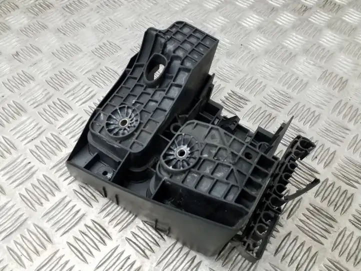 Audi A3/S3 8P (2004 - 2008) 1K0937540 Крышка ящика предохранителей — фото 4