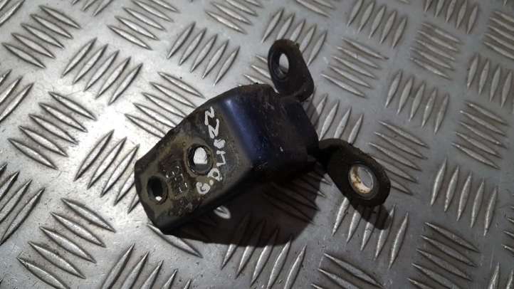 Honda Civic (2006 - 2011)   Нижняя петля задней двери