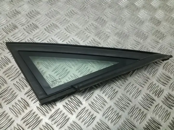 Seat Leon (1P) (2005 - 2012) 1P0845412A Треугольное стекло кузова — фото 1