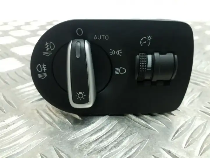 Audi Q3 8U (2011 - 2014) 8X1941531AC Включатель фонарей — фото 1