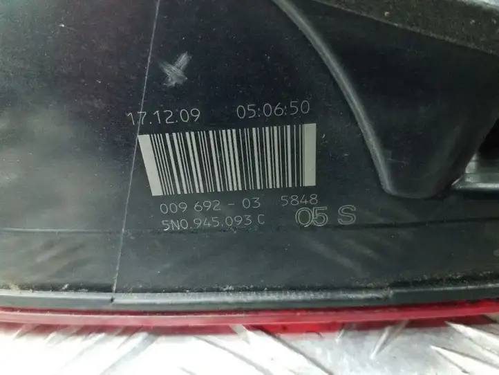 Volkswagen Tiguan (2007 - 2011) 5N0945093C Задний фонарь в крышке багажника — фото 5