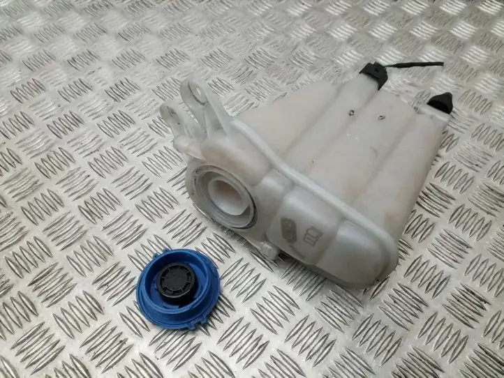 Audi A4 S4 B8 8K (2007 - 2011) 8K0121403G Расширительный бачок — фото 5