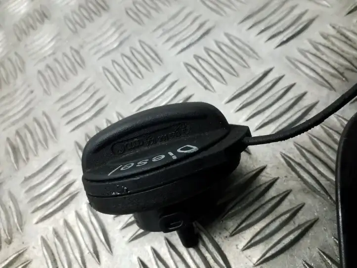 Audi A4 S4 B8 8K (2007 - 2011) 8K0809999A Крышка топливного бака — фото 2
