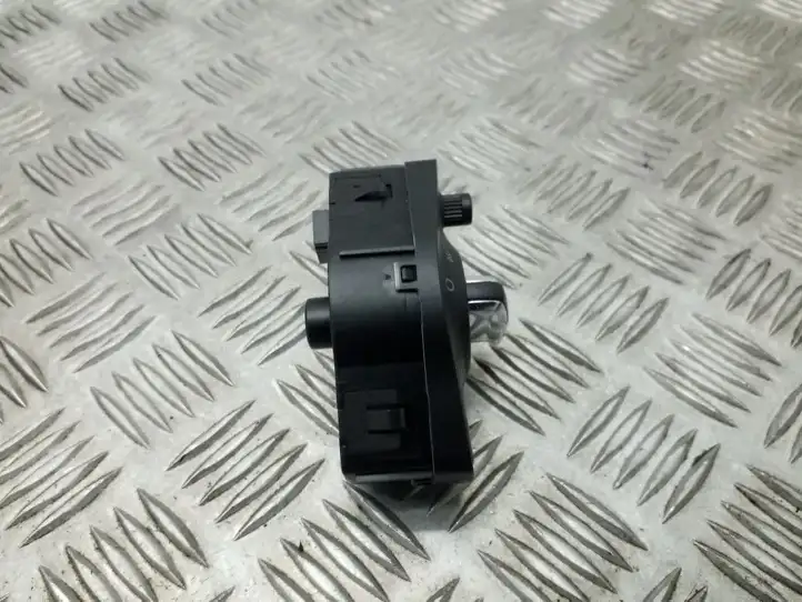 Audi A4 S4 B8 8K (2007 - 2011) 8K0941531G Включатель фонарей — фото 3