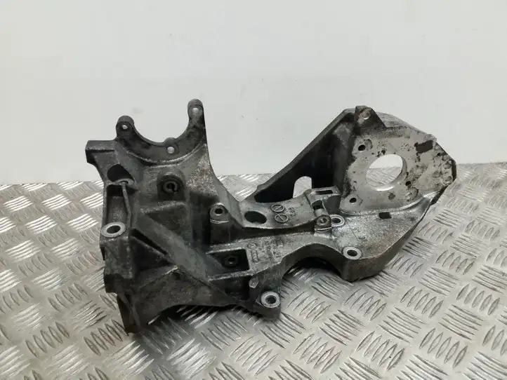 Audi A4 S4 B8 8K (2007 - 2011) 03L903143H Кронштейн генератора — фото 1