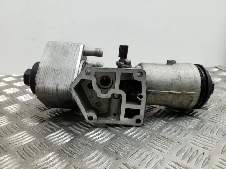 Audi A3/S3 8P (2004 - 2008) 045115389J Кронштейн масляного фильтра — фото 1