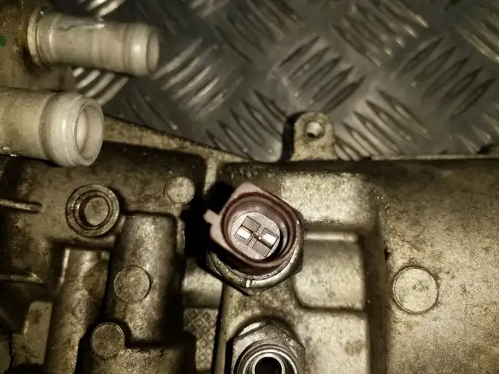 Audi A3/S3 8P (2004 - 2008) 045115389J Кронштейн масляного фильтра — фото 4