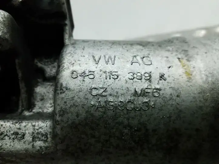 Volkswagen PASSAT B6 (2005 - 2010) 045115389K Кронштейн масляного фильтра — фото 2