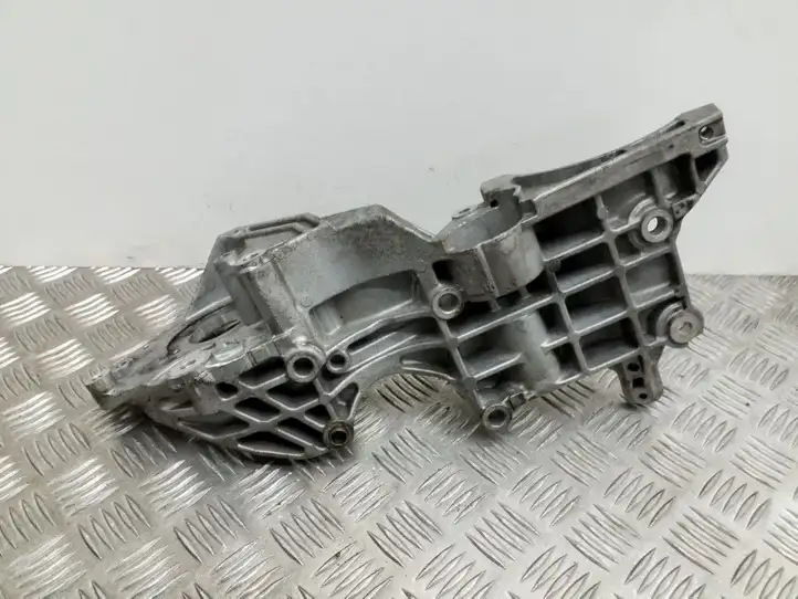 Volkswagen Tiguan (2007 - 2011) 03L903143D Кронштейн генератора — фото 2