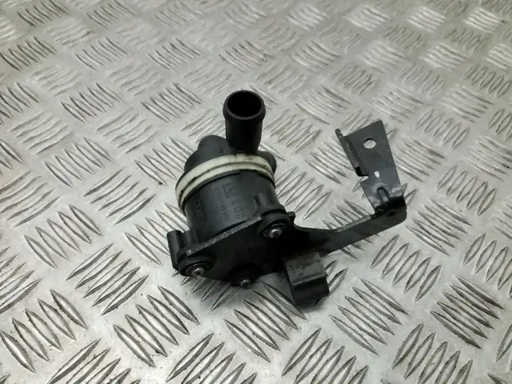 Audi A4 S4 B8 8K (2007 - 2011) 03L965561A Электроциркуляционный насос — фото 4