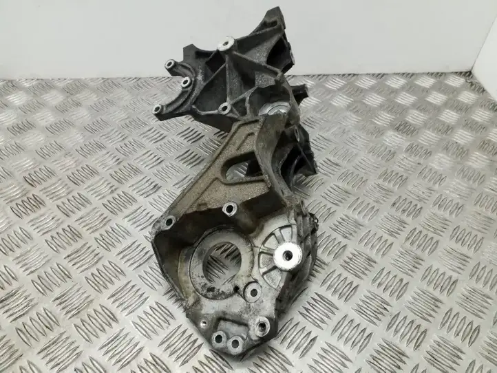 Audi A4 S4 B8 8K (2007 - 2011) 03L903143H Кронштейн генератора — фото 6