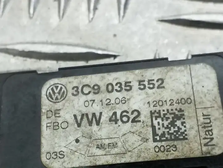 Volkswagen PASSAT B6 (2005 - 2010) 3C9035552 Усилитель антенны — фото 3