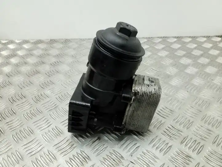 Skoda Roomster (5J) (2006 - 2010) 03L117021B Кронштейн масляного фильтра — фото 1