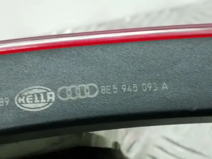 Audi A4 S4 B7 8E 8H (2004 - 2009) 8E5945093A Задний фонарь в крышке багажника — фото 3