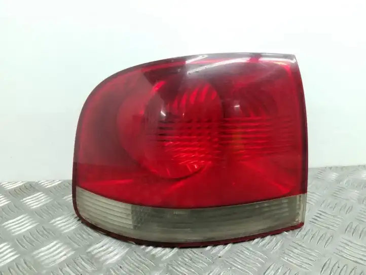 Volkswagen Touareg I (2002 - 2010) 7L6945095K Задний фонарь в кузове — фото 1