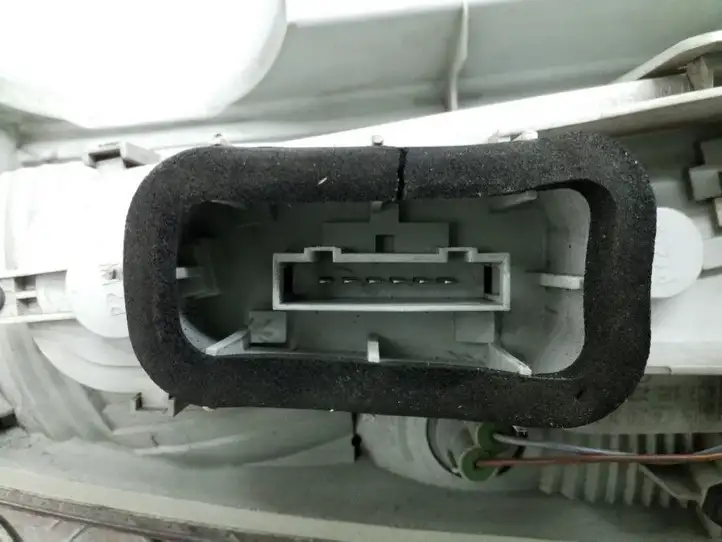 Skoda Roomster (5J) (2006 - 2010) 5J7945096 Задний фонарь в кузове — фото 5